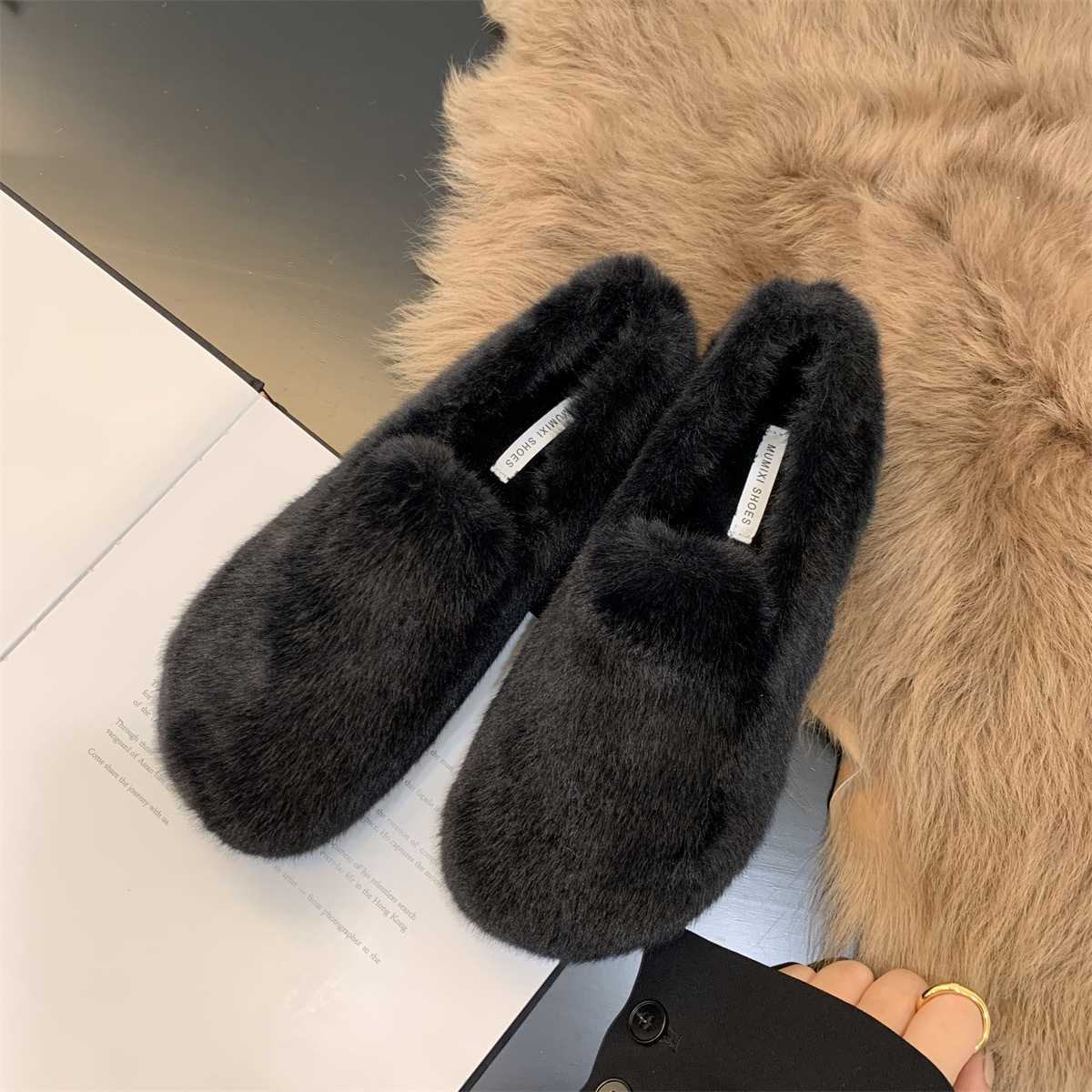 2023 Winter New Korean Edition Flat Bottom Short Plush Casual Comfortable Plush Shoes_voghion.com