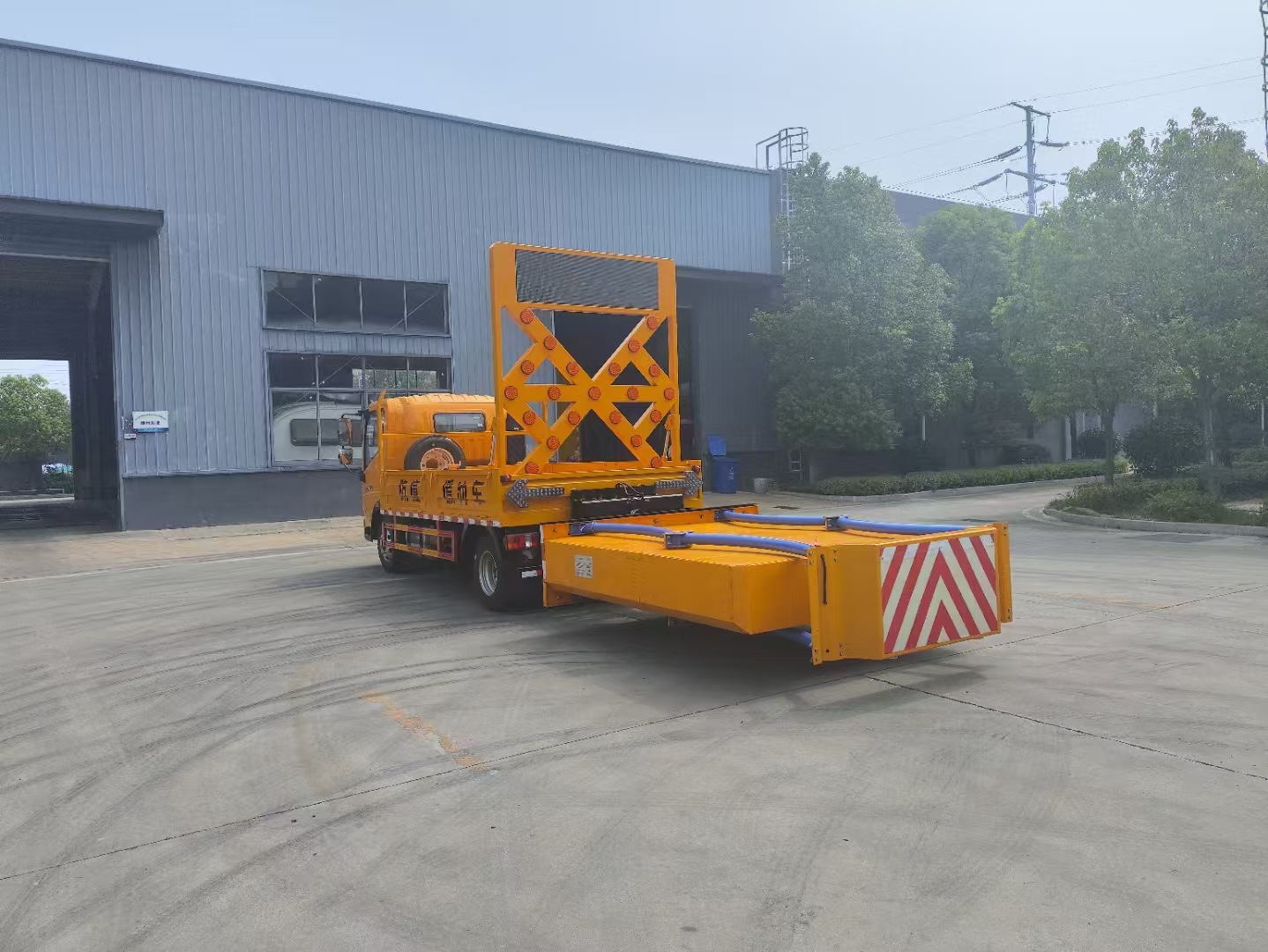 Road Construction Anti-Collision Buffer Vehicle Highway Anti-Collision Package Municipal Safety Anti-Collision Buffer Vehicle