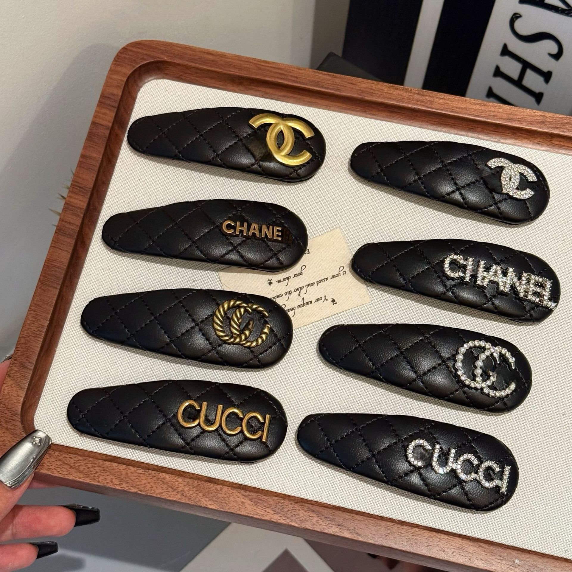 Diamond-Patterned Leather Small Chanel-Style Hairpin, Exquisite, Simple, Fashionable, Classic Side Clip, Antique Bronze, Trendy Internet Celebrity Style, with a Sense of Design