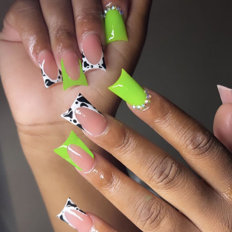 Cross-border New Wearing Nail Pieces Duckbill Shape Green French Edge Diamond Dairy Pattern Removable Fake Nails