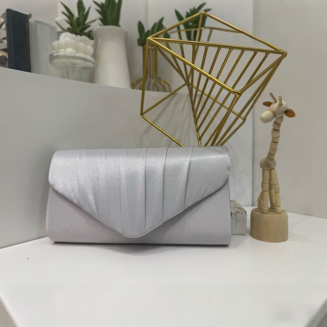 Amazon transfronterizo bolsa de cena de damas plegada bolsa de mano de color sólido fiesta de boda sobre de lujo bolsa de cena