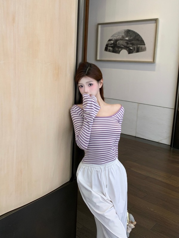 条纹绑带露背u领T恤女2025秋季设计感修身打底衫纯欲显瘦长袖上衣|undefined