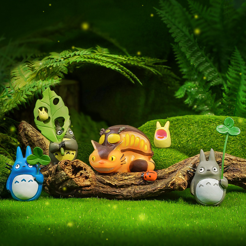 Pecera Totoro pequeños adornos trébol levantando hojas Hayao Miyazaki nueva decoración de dibujos animados de oficina micro paisaje