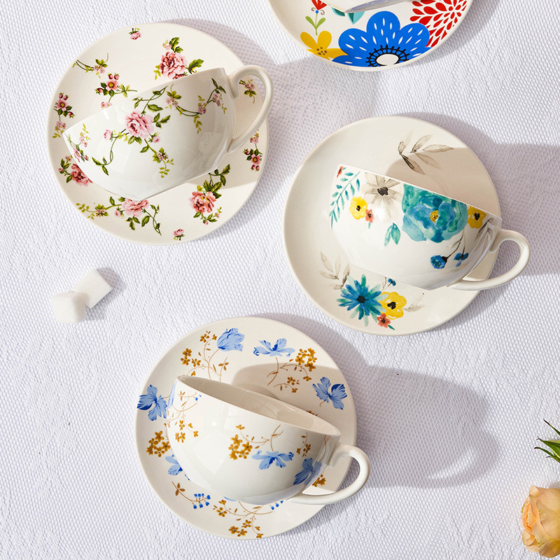 Juego de té de cerámica creativa flor traje tetera británica taza Madre y niño olla Oficina sola cafetera hervidor regalo venta al por mayor