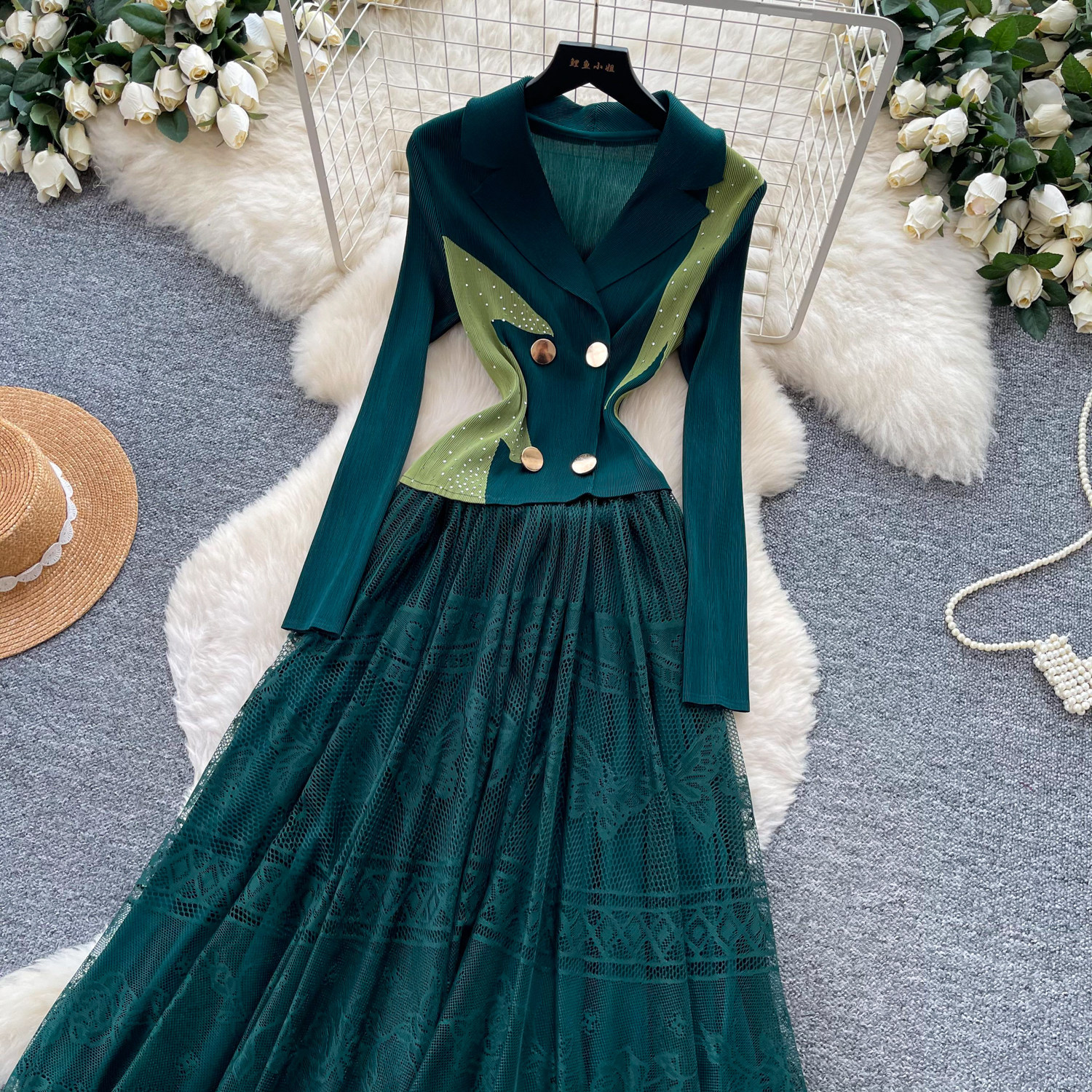 Women's French Romantic Style Lace Dress Suit Collar Slimming Pleated Long Skirt Elegant Commuting Summer Dress_ecoleips.com