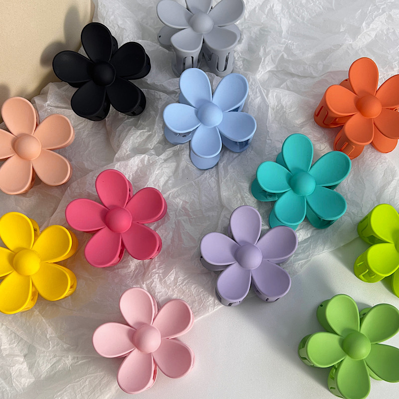 Sweet Flower Plastic Resin Hair Claws 1 Piece display picture 1