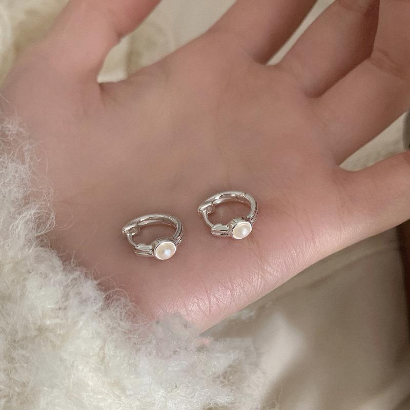 Coreano simple y versátil perla de estilo simple estilo ligero nicho de lujo de alta calidad 925 pendientes de plata esterlina