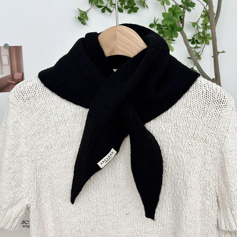 Bufandas de invierno femeninas de alta calidad estilo coreano de estilo universal protector de cuello bufandas de punto triangulares sólidas bufandas
