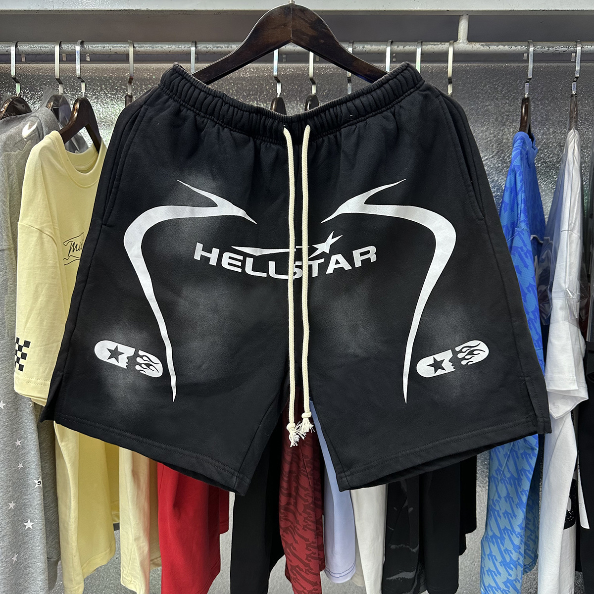 Hell Star lavando y desgastando pantalones cortos casuales 2024 verano nuevo estilo marca de moda europea y americana hip-hop pantalones de cinco puntos hombres y mujeres