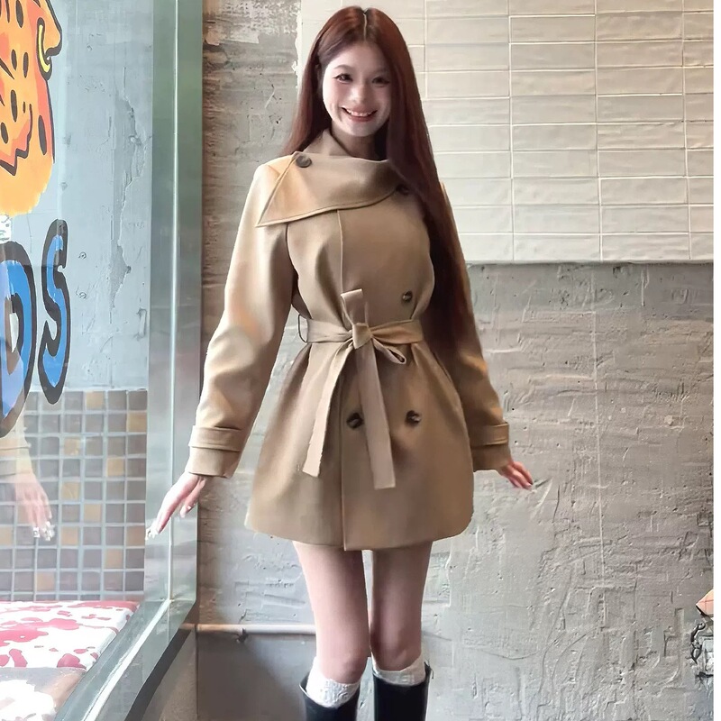 Luxury ladylike double-breasted trench coat for women, mid-length, 2026 spring/autumn new style, with a tie waist and a high-end feel Luxury ladylike double-breasted trench coat for women, mid-length, 2026 spring/autumn new style, with a tie waist and a high-end feel