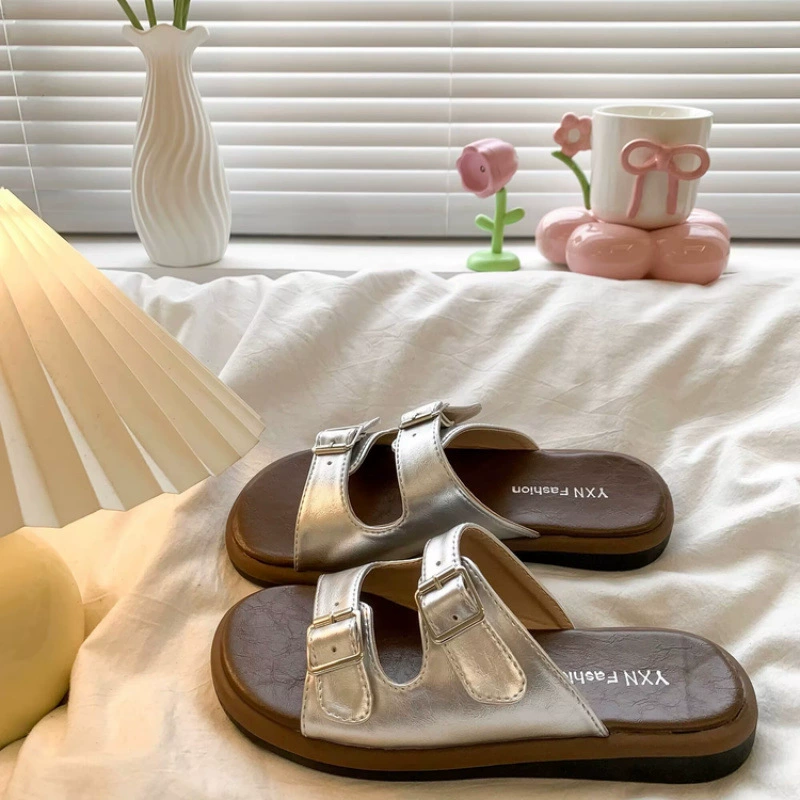 Модные универсальные трендовые высококачественные серебряные тапочки Birkenstock для женщин, лето 2025, новые пляжные сандалии, тапочки на толстой подошве