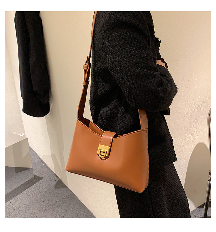 2021 New Bucket Female Bag Korean Solid Color Large-capacity Commuter Diagonal Bag display picture 147