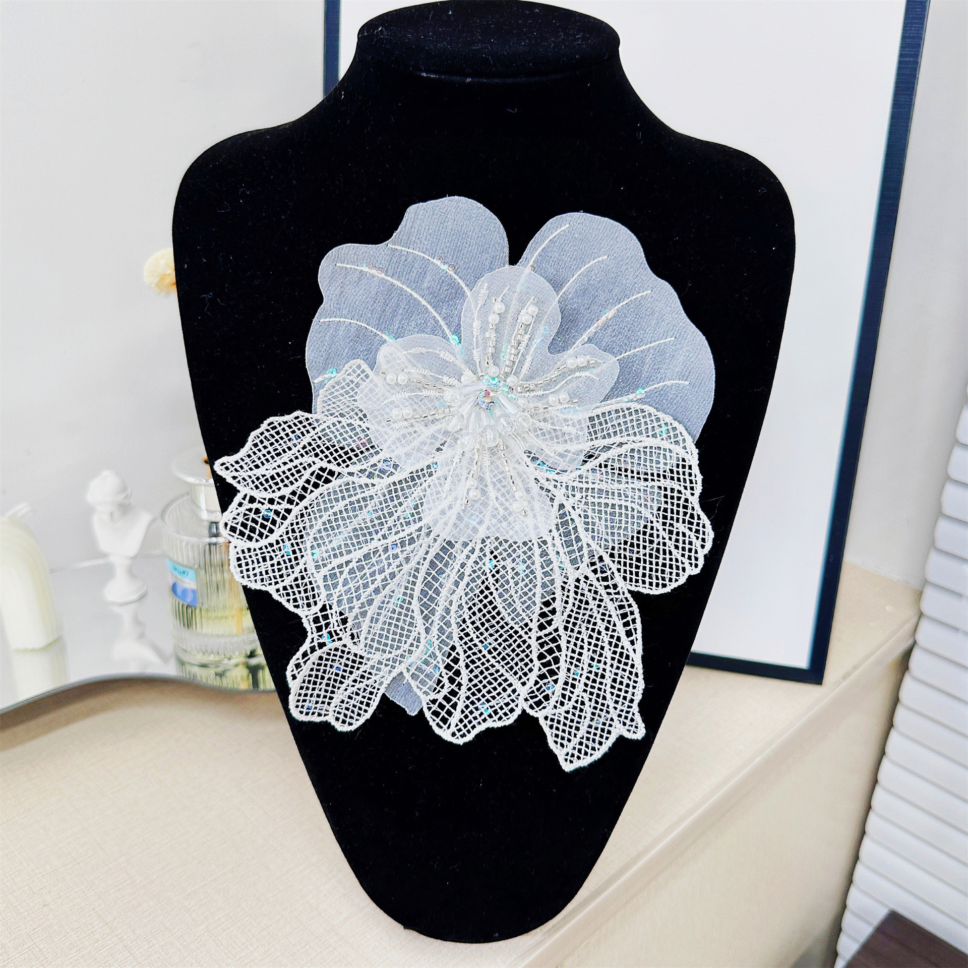 Accesorios de encaje, vestido de novia, baile, decoración auxiliar, malla hueca, tela bordada, pegatina, ramillete de cuentas, ventas directas de fábrica image 3