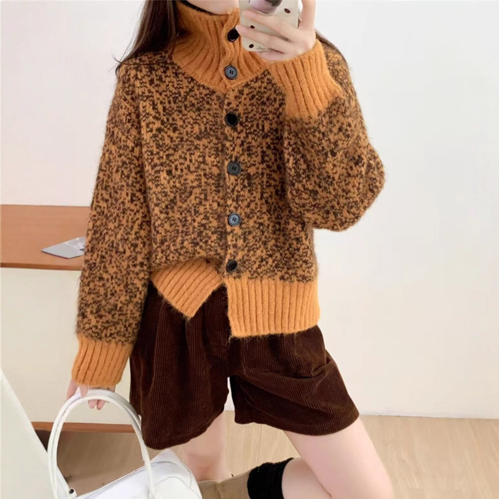 欧洲站秋冬新款设计感拼色高领针织开衫女软糯慵懒单排扣毛衣外套