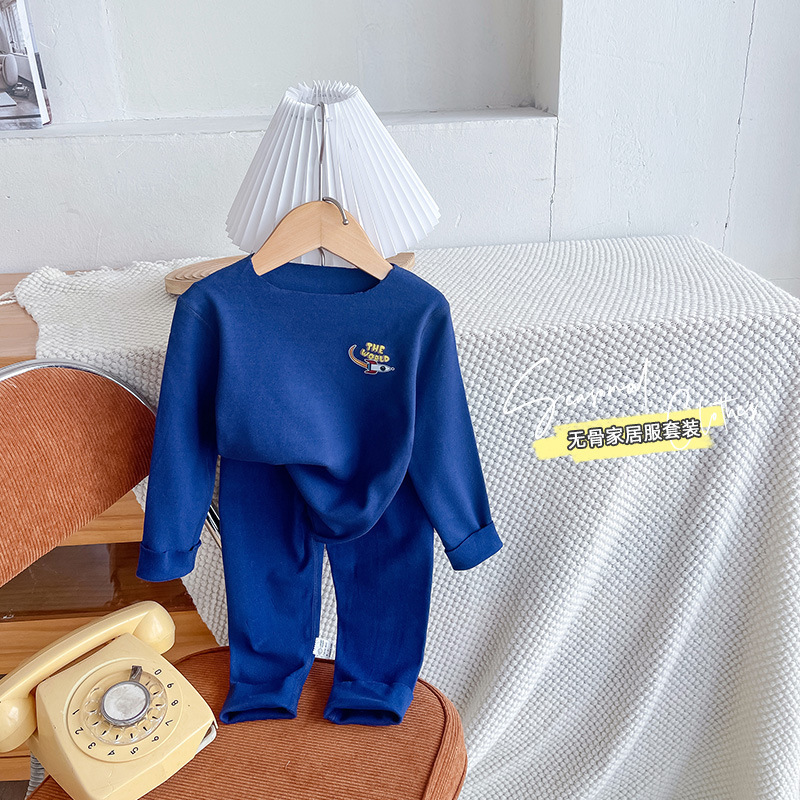 子供の徳の絨毯の秋の服の秋のズボンの無痕のパジャマの女の子の下着のスーツの男の子の赤ちゃんの骨がない保温の家庭服|undefined