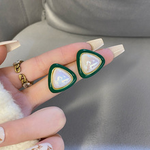 法式绿色珍珠三角耳环新款潮耳钉简约设计感夸张耳饰品耳坠显脸瘦