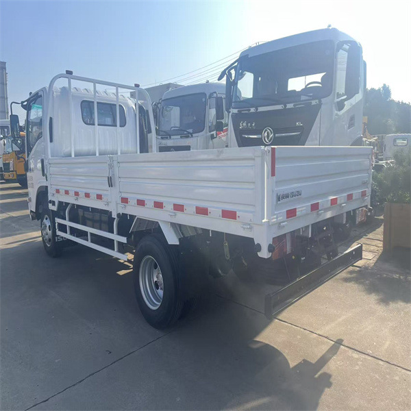 Export Isuzu Trucks to Saudi Arabia with Ottc Gcc Certification Right-Hand Drive Isuzu 3-Ton Truck Dump Truck