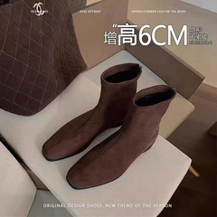 小个子内增高2025新款韩系粗跟内增高绒面瘦瘦靴女复古短靴切尔西