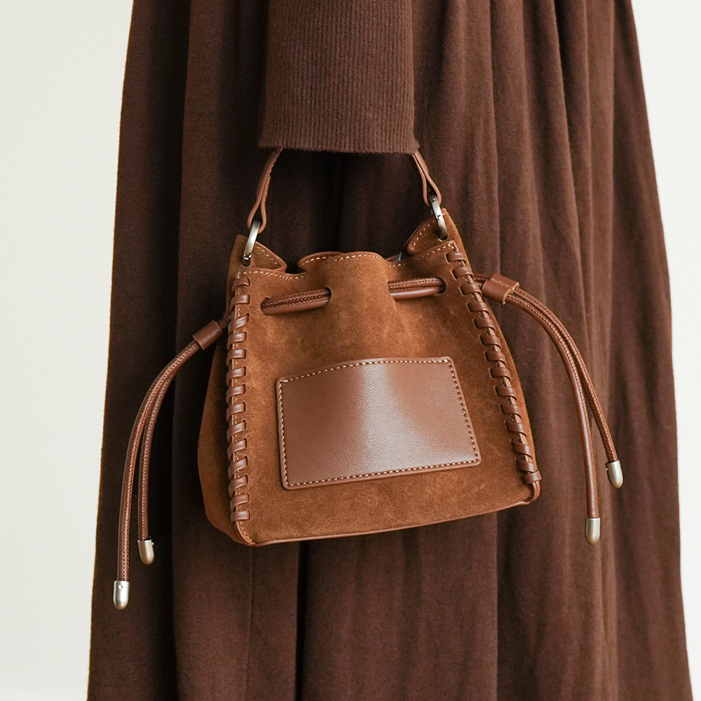 Niche Design Matte Cowhide Drawstring Bucket Bag Genuine Leather Textured Pleated Shoulder Crossbody Bag For Women - Thumbnail 2