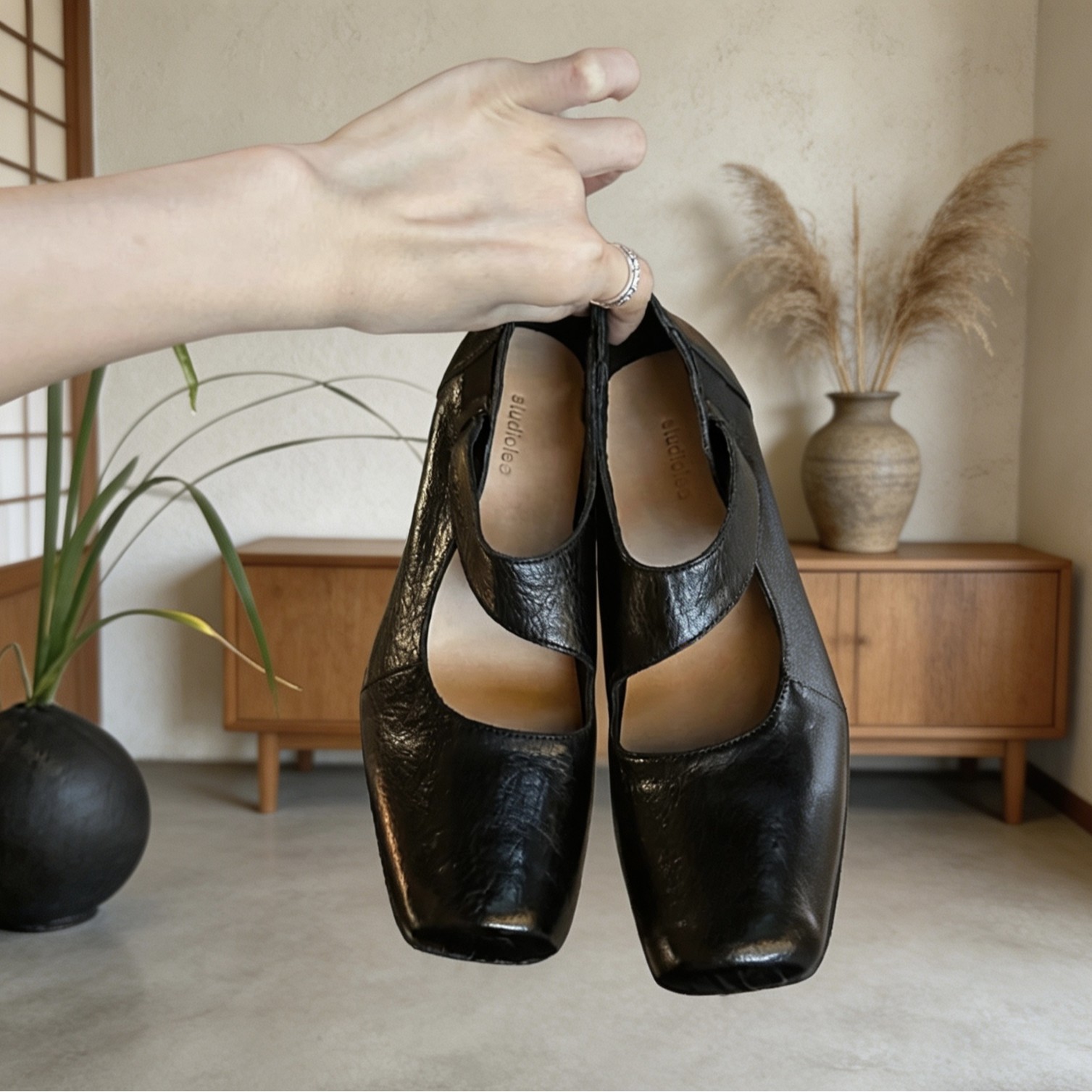 Retro ballet shoes square toe English style made of soft leather