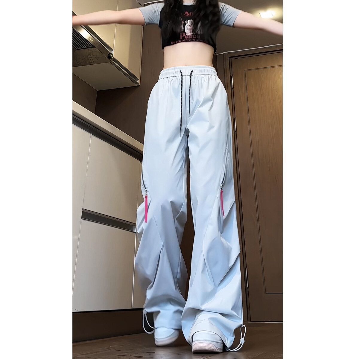 밝은 회색