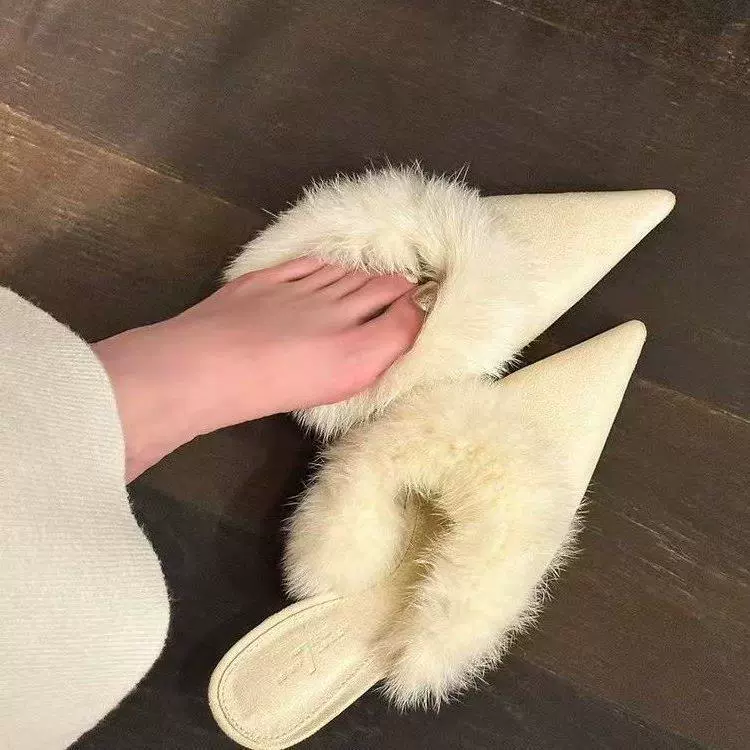 Little Xiangfeng волосатые волосы на высоком каблуке холодные тапочки женский 2024 новый острый каблук с тонким каблуком Baotou Muler после пустых стильных каблуков