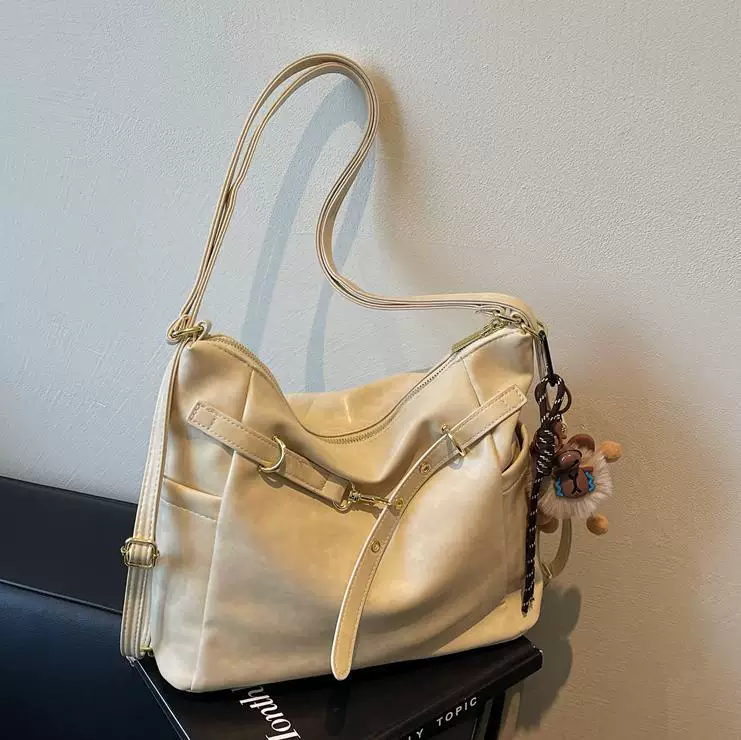 Universal retro capacious backpack, shoulder bag, trend one-shoulder bag, western style