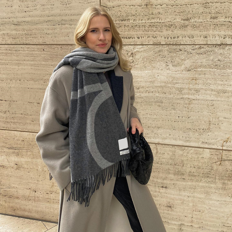 北欧小众围巾女提花TOT几何纯羊毛围巾情侣款秋冬加厚保暖披肩ins