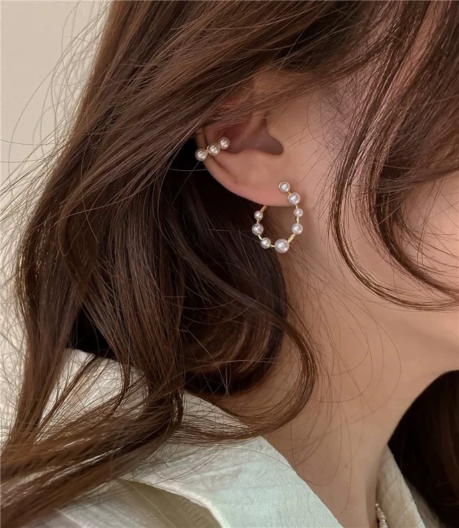 Simple Style U Shape Alloy Inlay Artificial Pearls Women's Ear Studs display picture 2