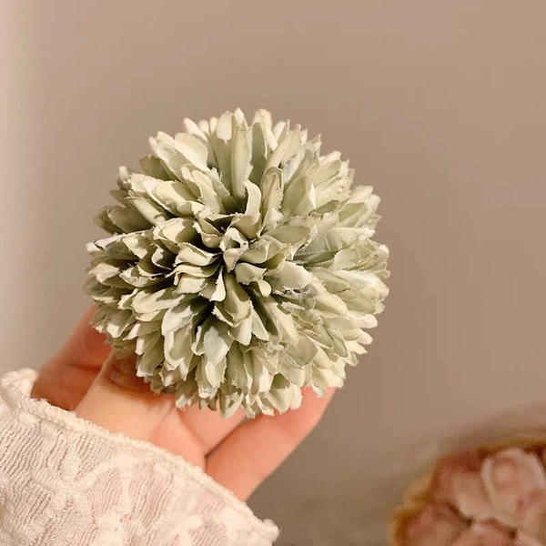 Gray chrysanthemum duck clip (BA1314)