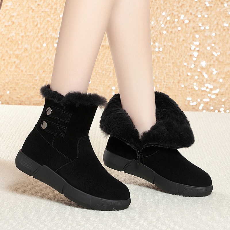 Sheepskin-lined thickened wool warm snow boots for women, non-slip flat-soled soft-soled short boots, Northeast-style plush cotton shoes for women Sheepskin-lined thickened wool warm snow boots for women, non-slip flat-soled soft-soled short boots, Northeast-style plush cotton shoes for women
