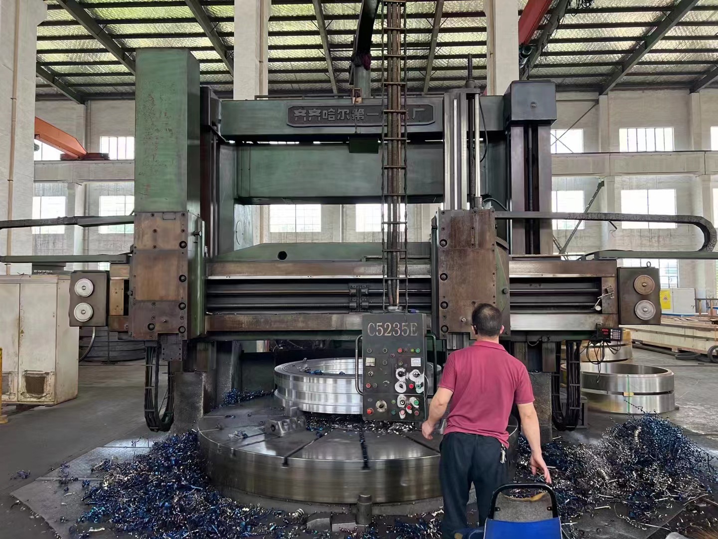 转让二手齐齐哈尔C5235Ex20-32立式车床工作台直径3.15米