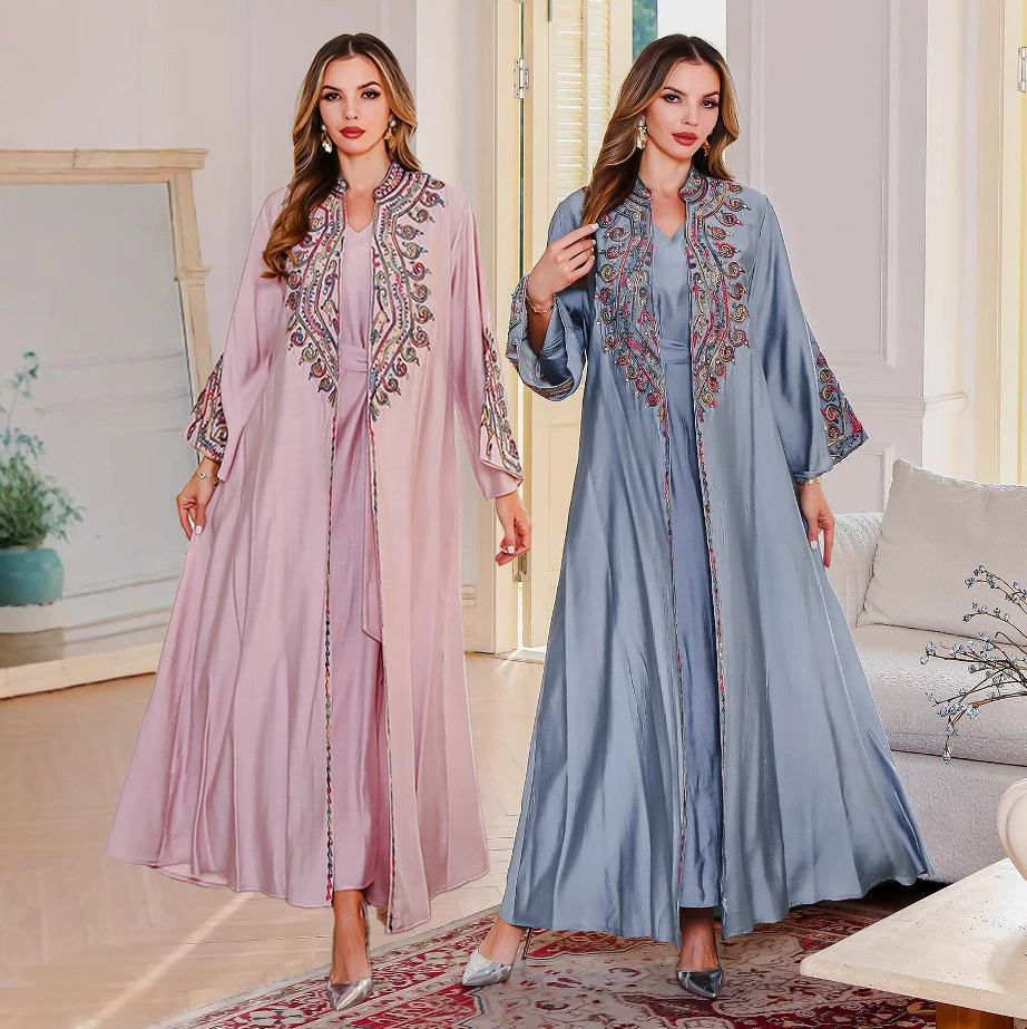 В наличии: новый мусульманский вышитый халат, одежда Ближнего Востока, абайя, длинное платье из Дубая, комплект из двух предметов, арабский халат.