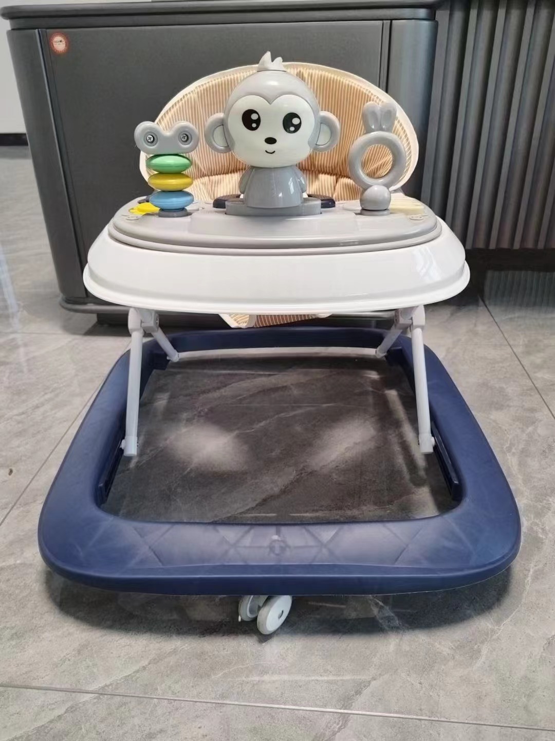 Baby Walking Patrol multifuncional anti-rollback Baby se puede sentar y empujar para conducir al por mayor