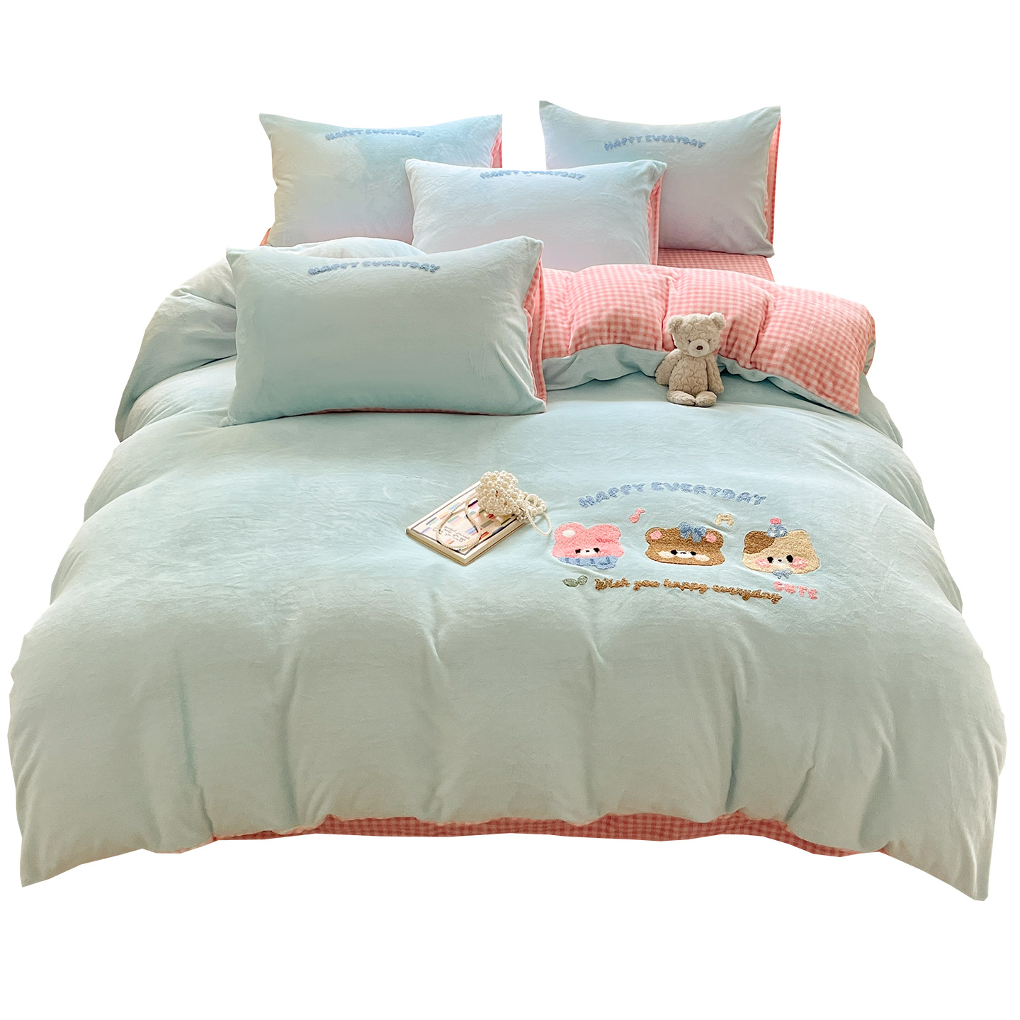 Cama de toalla lindo bordada de seda de leche con cuatro piezas, ropa de cama de seda de invierno, sábanas de coral con tres piezas