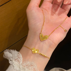 赤い本の爆発的な砕氷愛のブレスレットのネックレスは超フラッシュ高級感があります。