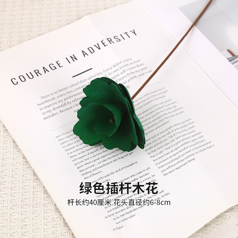 녹색 기둥 나무 꽃