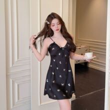 吊带睡裙女夏季冰丝绸2025新款性感风短裙黑色蝴蝶带胸垫睡衣