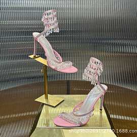 水钻蛇形缠绕凉鞋女2026年新款一字带水晶吊坠高跟鞋细跟仙女风