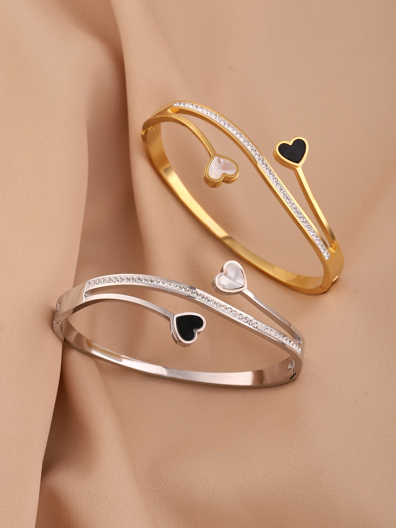 Holiday, Daily Occasion Titanium Steel Material Simple Style Classic Style Heart Shape Titanium Steel Wholesale Bangle
