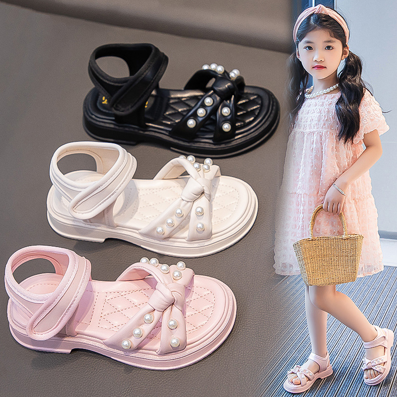 Zapatos de perlas para niñas zapatos de princesa de verano 2024 nuevos zapatos para niños zapatos de playa de moda de suela suave