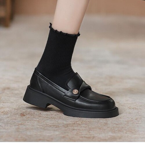 Retro thick sole and shallow cut loafer women's shoes 2024 autumn new style British style small leather shoes and fashionable single-layer shoes