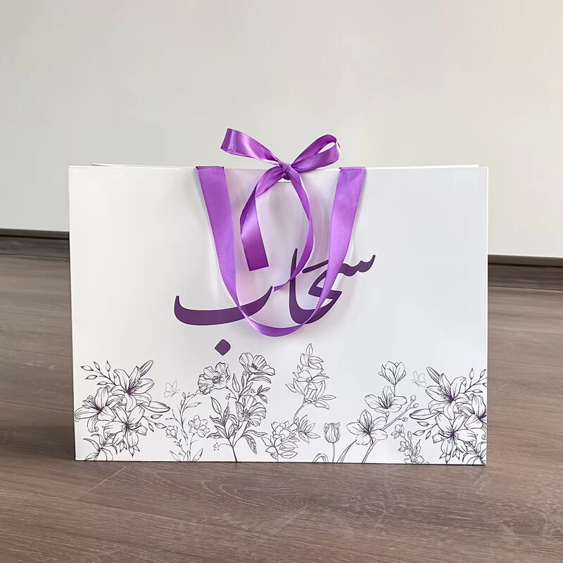 Logo Wholesale Reusable Luxury Paper Bags Packaging Gift Bags Shopping Cardboard Bags with Handles for Clothes Logo Wholesale Reusable Luxury Paper Bags Packaging Gift Bags Shopping Cardboard Bags with Handles for Clothes