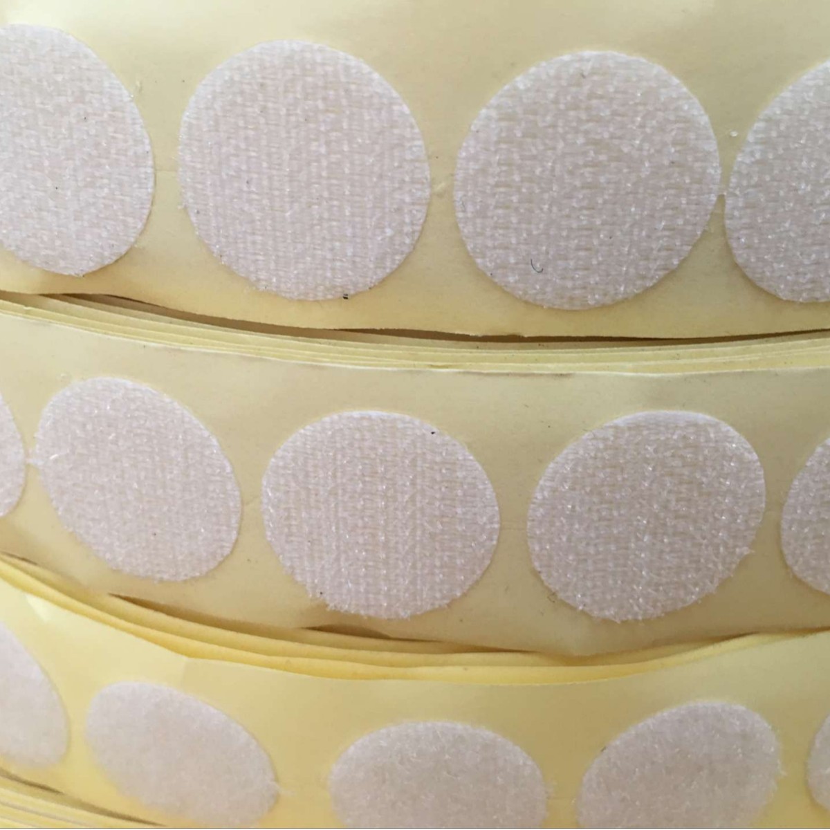 一件全国包邮直销韩国客户黄纸20码不倒勾粘贴带扣刺毛粘扣排废圆