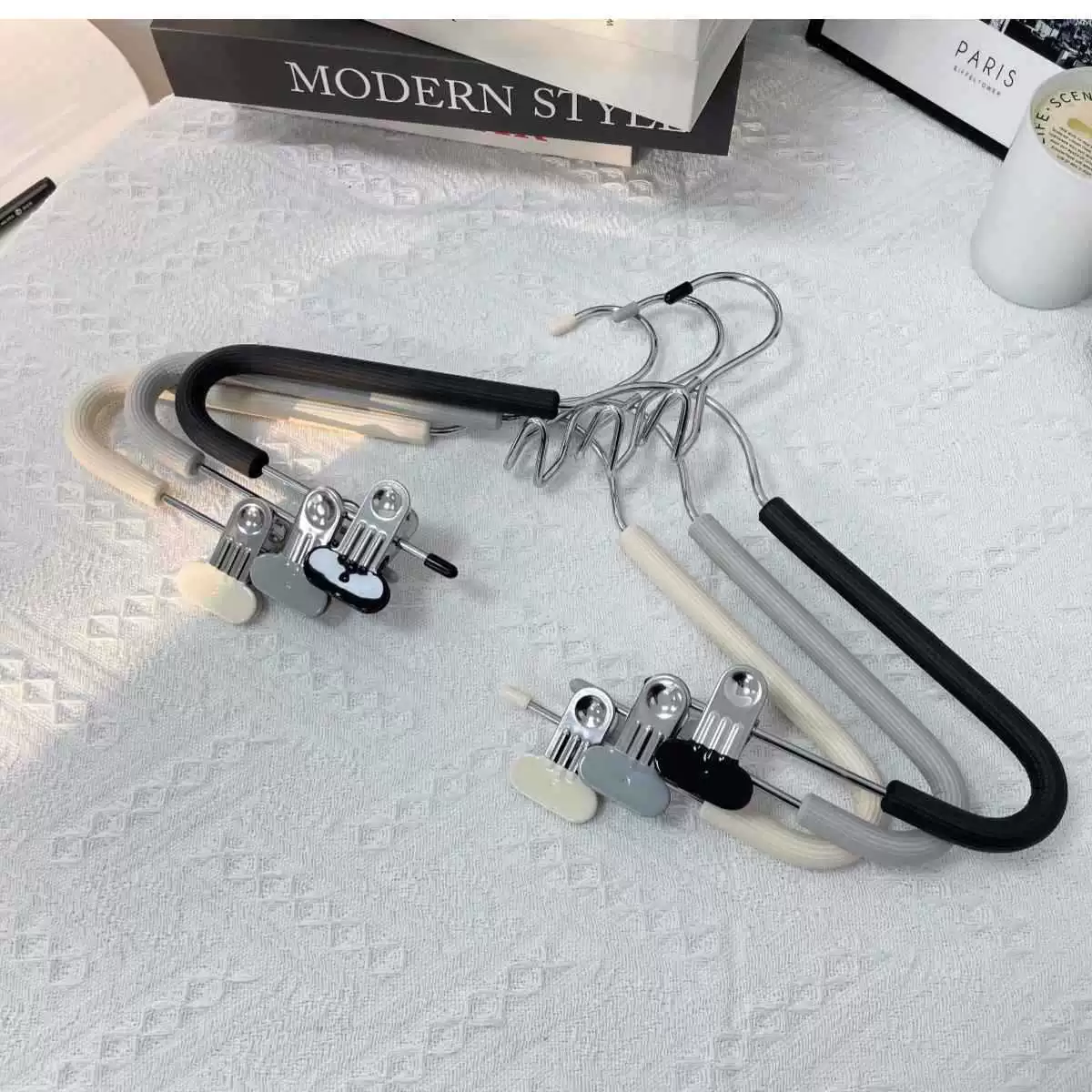 Многофункциональная экономия пространства вешалка для одежды для домашнего использования с подвесными брюками