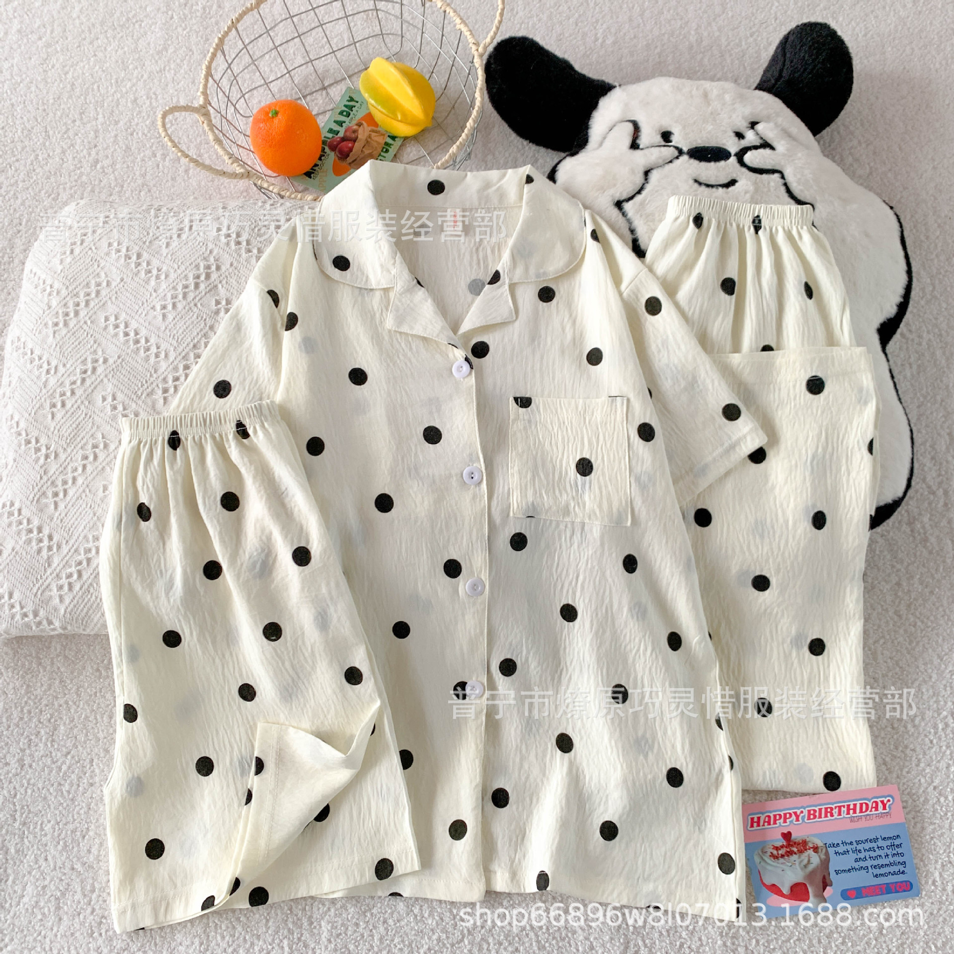 Pequeño pijama de corazón de melocotón para mujeres tres piezas de verano nubes de algodón se puede usar pantalones de manga corta para estudiantes de dibujos animados ropa para el hogar