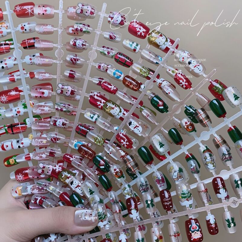 Christmas nail art new cross-border holiday cat's eye wearing a cartoon fake nail finished nail piece wholesale prefabricated nail