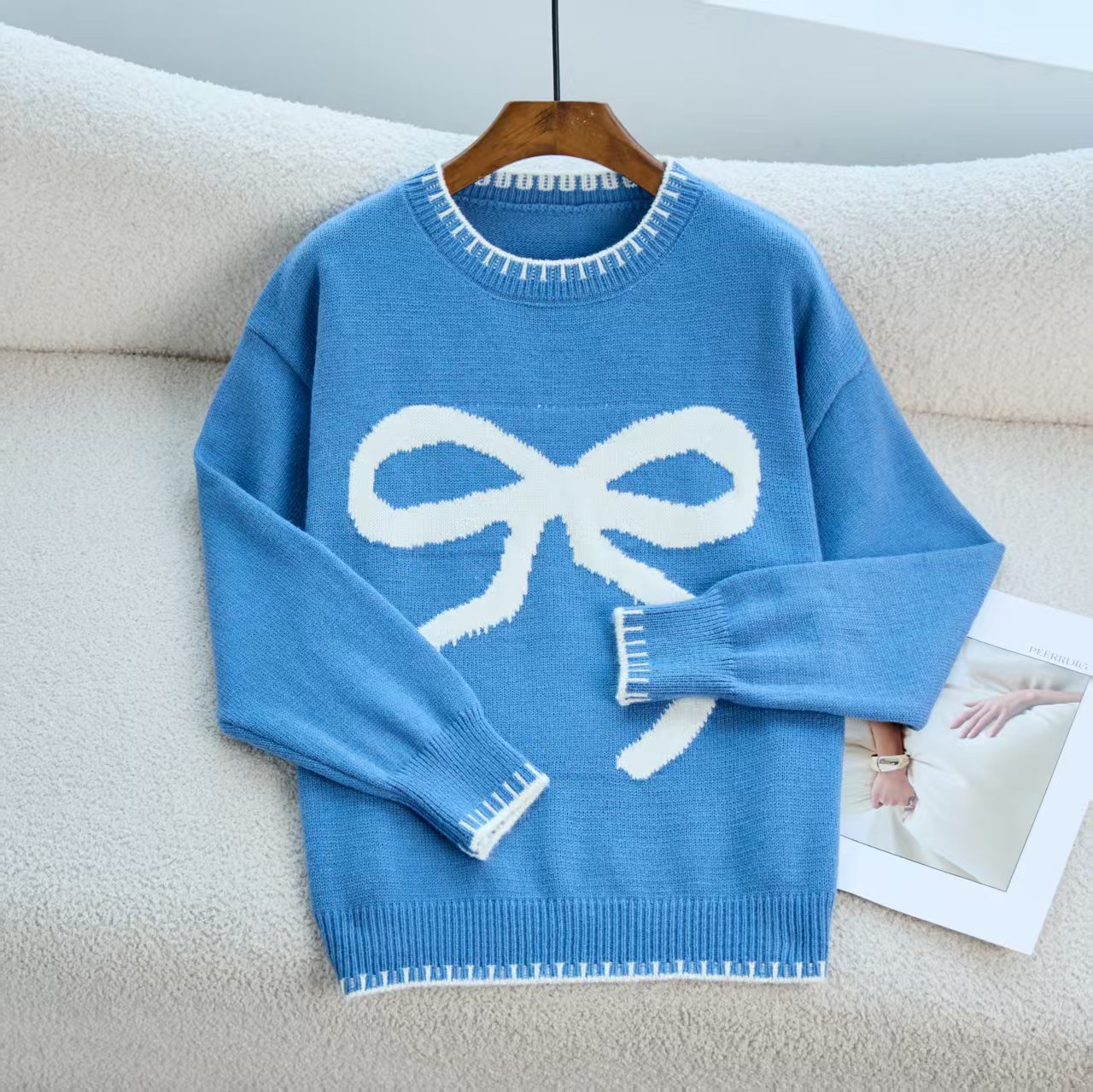 Amazon estación independiente otoño y invierno transfronterizo dulce versátil suelta larga manga de cuello redondo camiseta de punto de Navidad suéter mujer