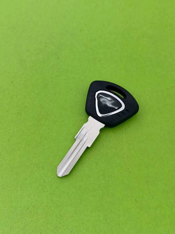 Suitable for Triumph Motorcycle Frog Prince Rocket Tiger 800 Triumph 675 1050 T100 Key Blank