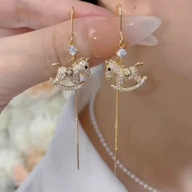 项链;手链;耳钉